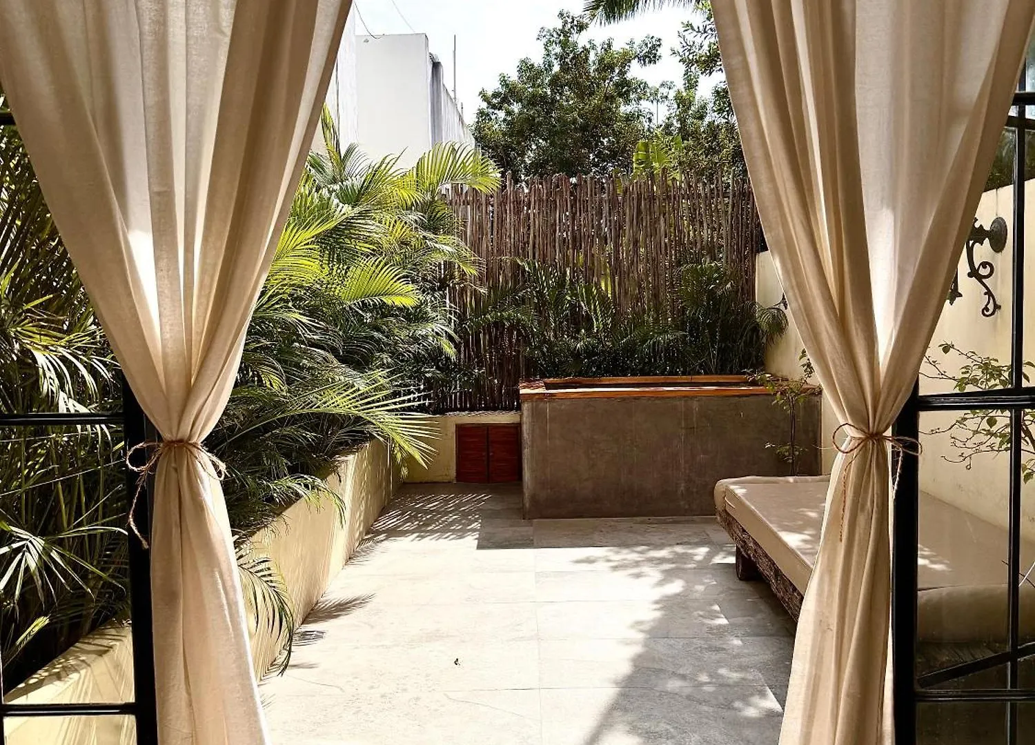Xscapetulum Hotel 4*,